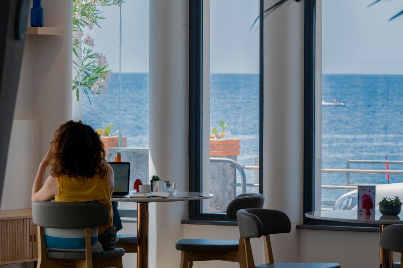 Grand Hotel Faraglioni Aci Trezza Bagian luar foto