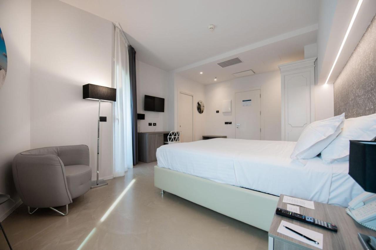 Grand Hotel Faraglioni Aci Trezza Bagian luar foto