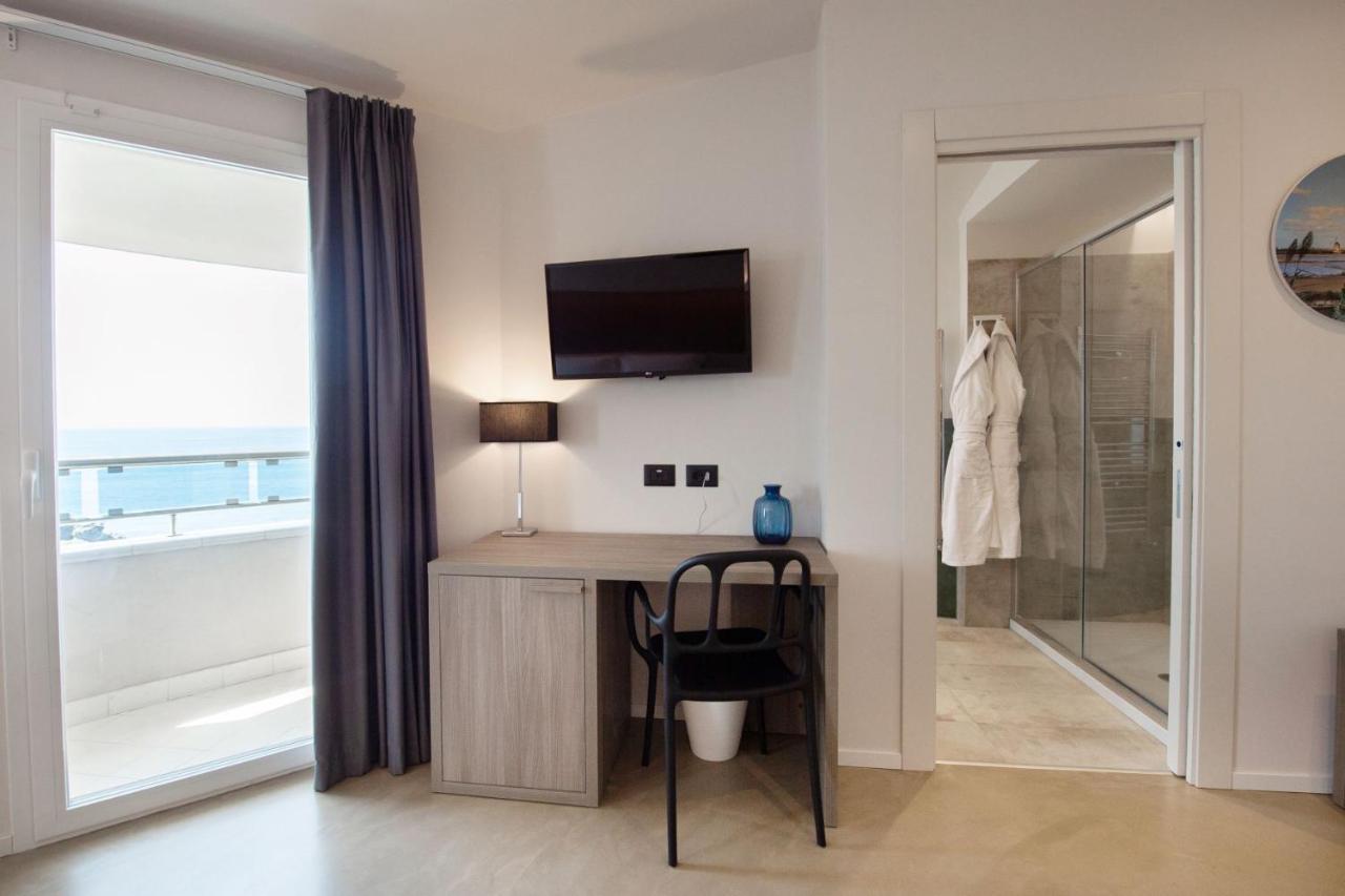 Grand Hotel Faraglioni Aci Trezza Bagian luar foto