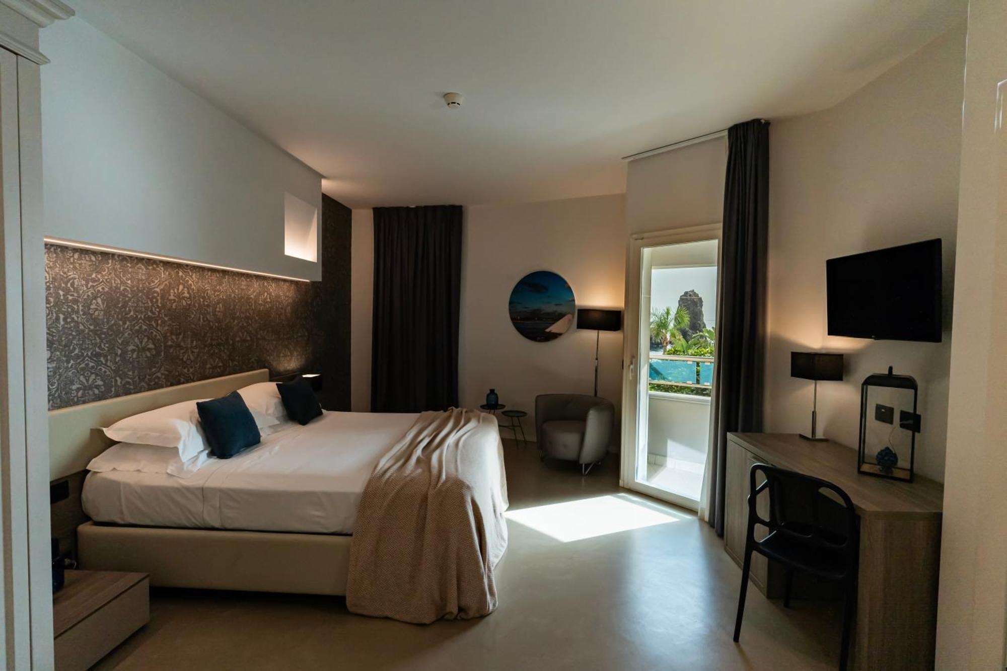 Grand Hotel Faraglioni Aci Trezza Bagian luar foto