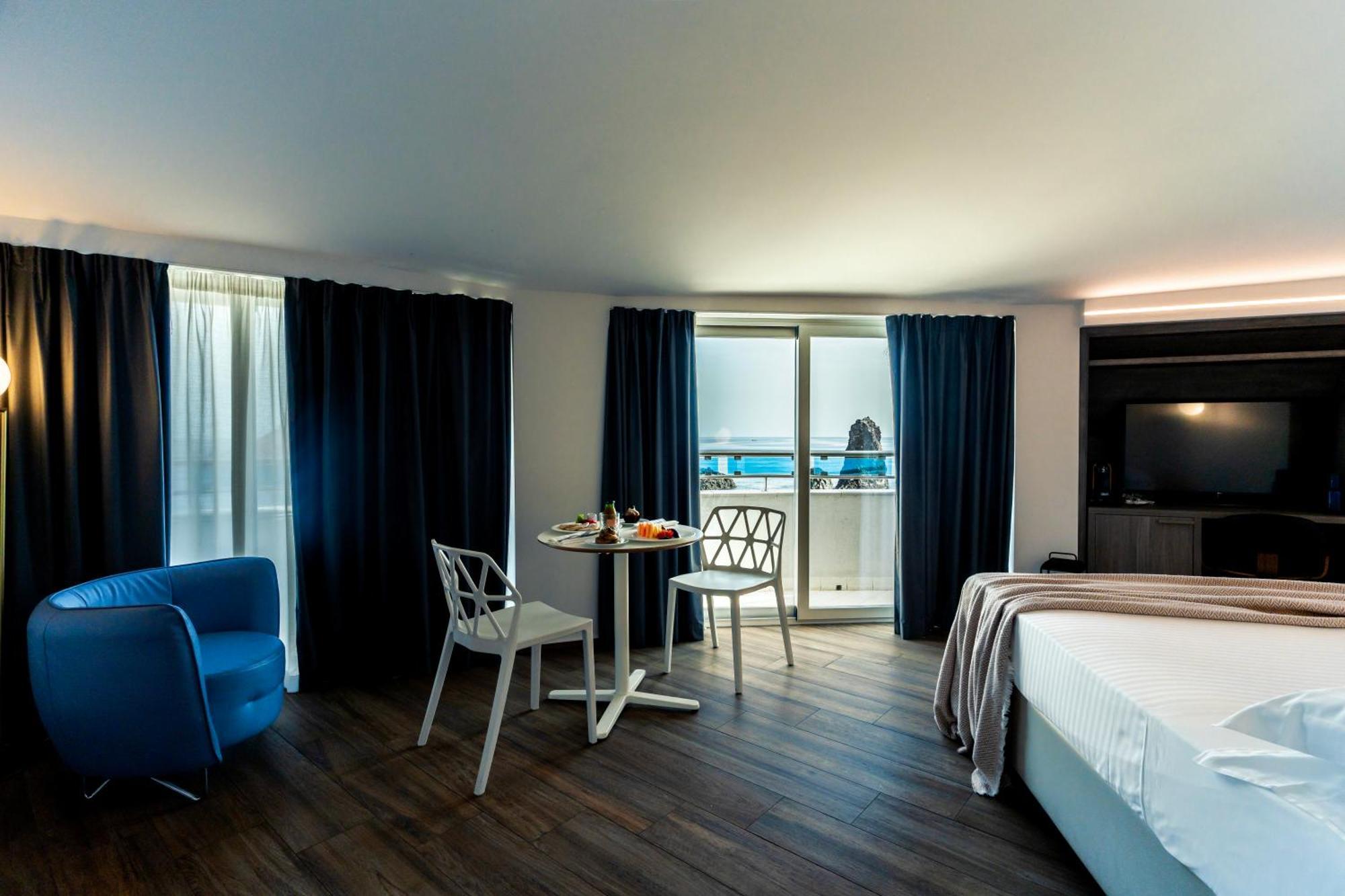 Grand Hotel Faraglioni Aci Trezza Bagian luar foto