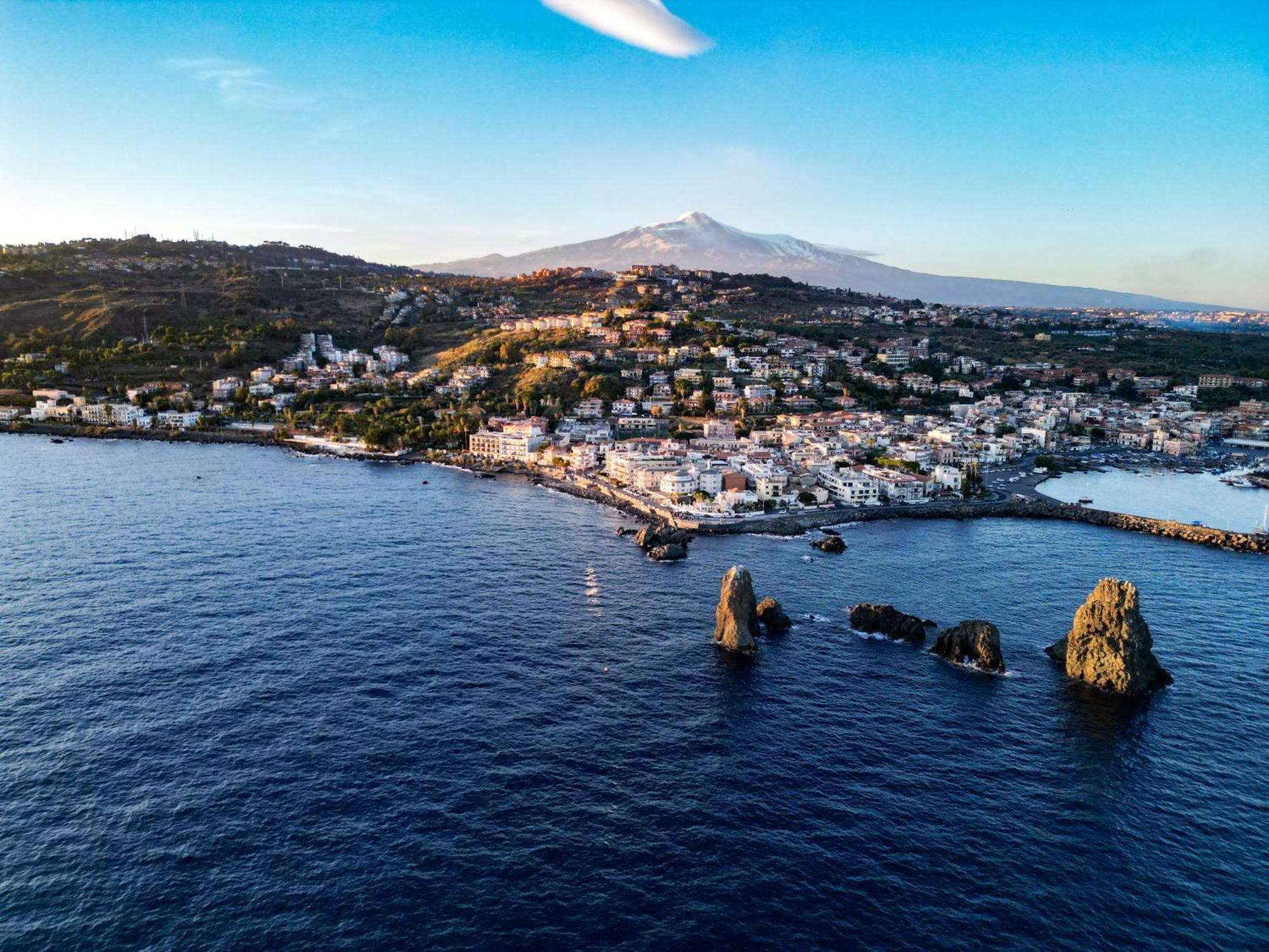 Grand Hotel Faraglioni Aci Trezza Bagian luar foto