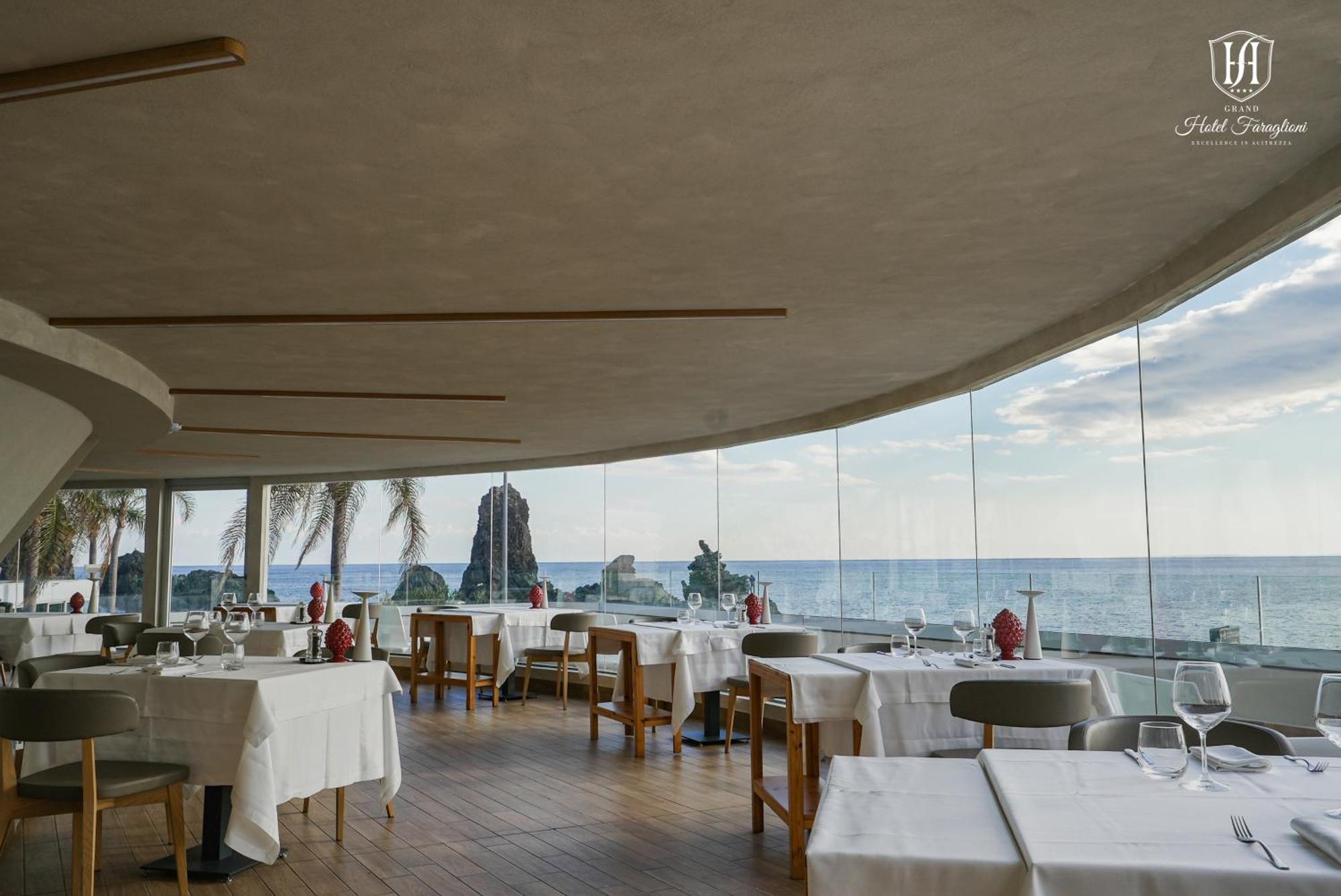 Grand Hotel Faraglioni Aci Trezza Bagian luar foto