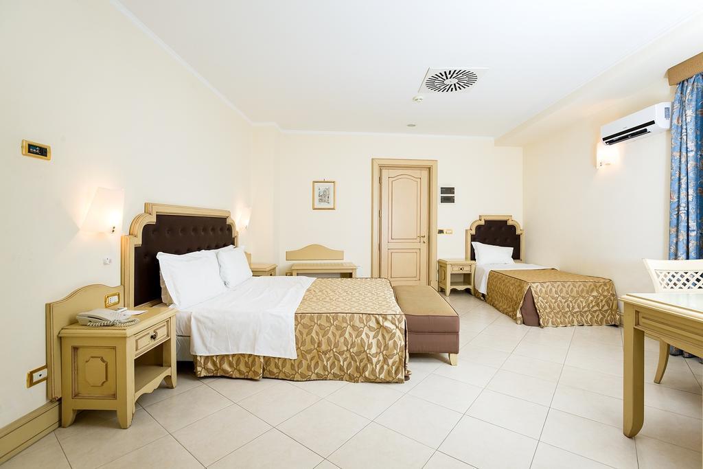 Grand Hotel Faraglioni Aci Trezza Ruang foto