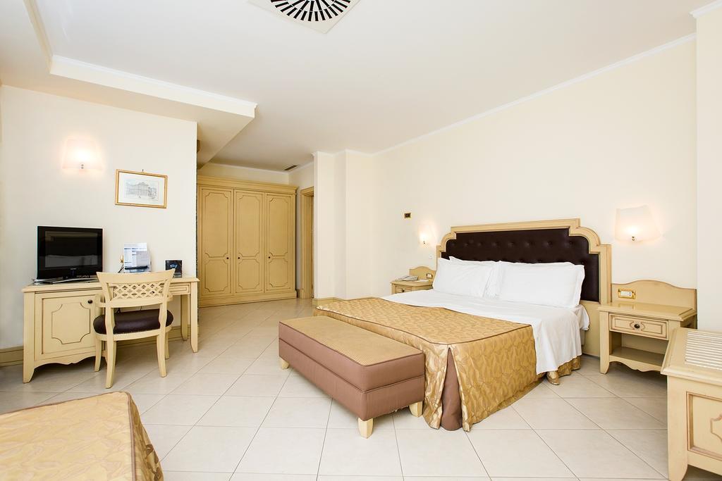 Grand Hotel Faraglioni Aci Trezza Ruang foto