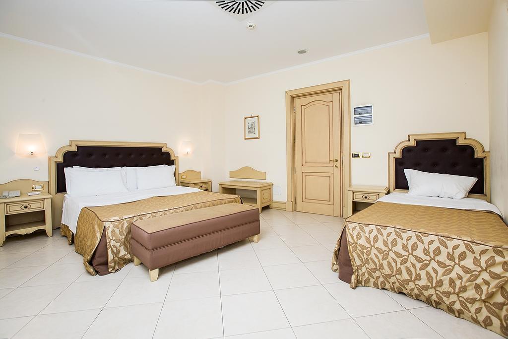 Grand Hotel Faraglioni Aci Trezza Ruang foto